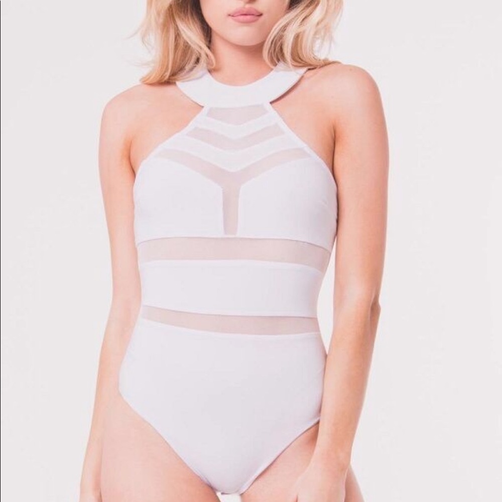 SLEEVELESS SEXY BODYSUIT 🛍🛍🛍